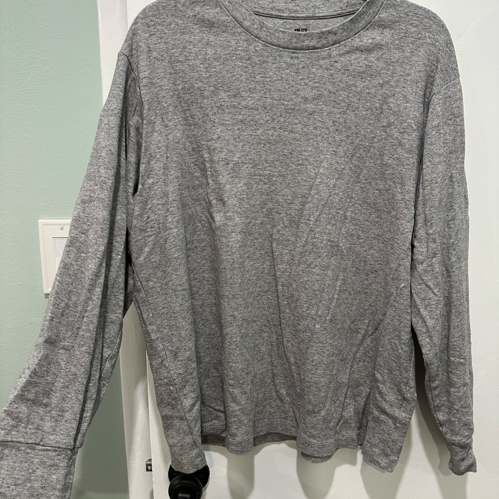 Uniqlo Heather Gray Men's Long Sleeve Tee